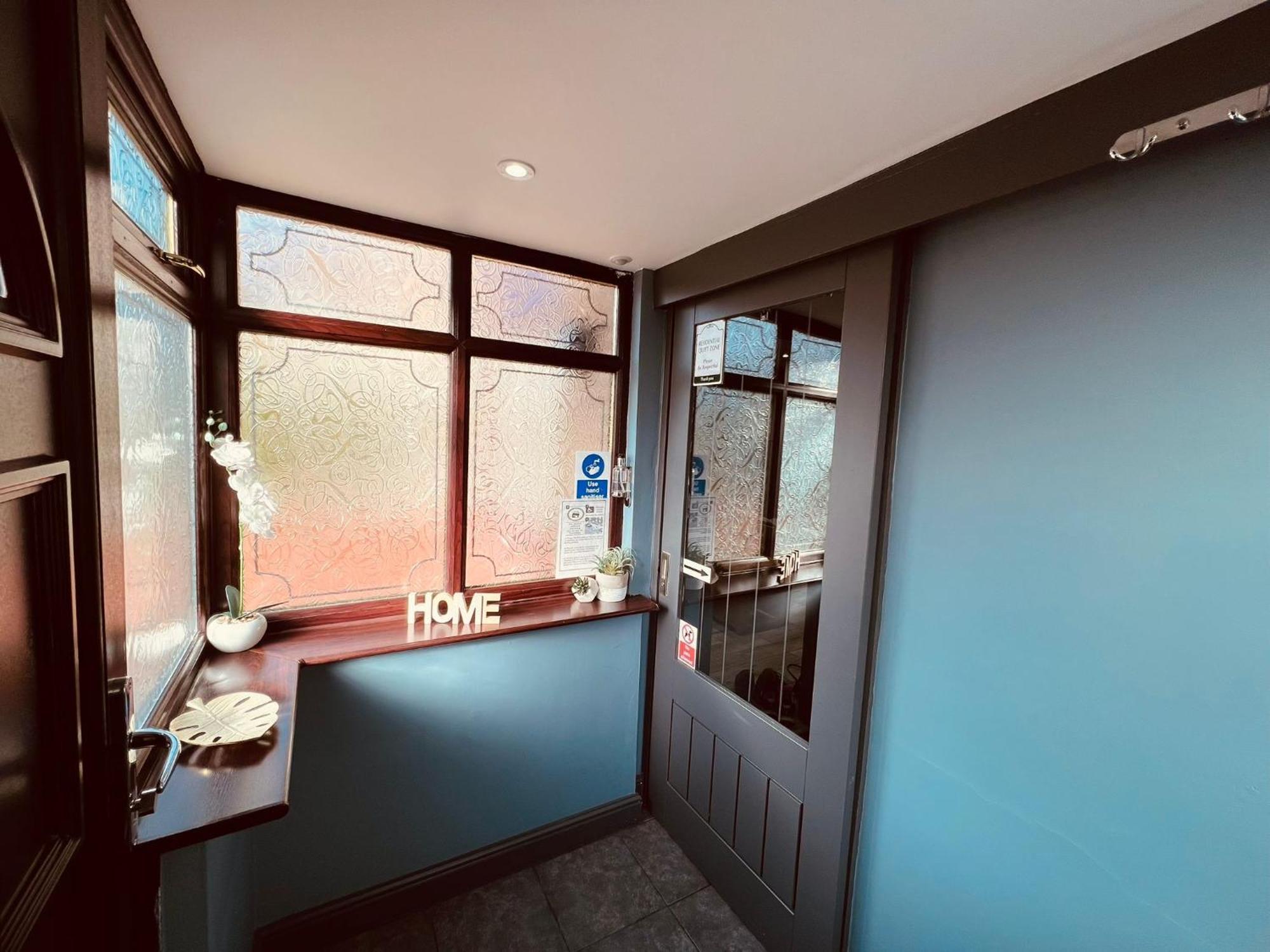 Modern Suites -5 Bedroom House- With Free Parking Birmingham City Экстерьер фото