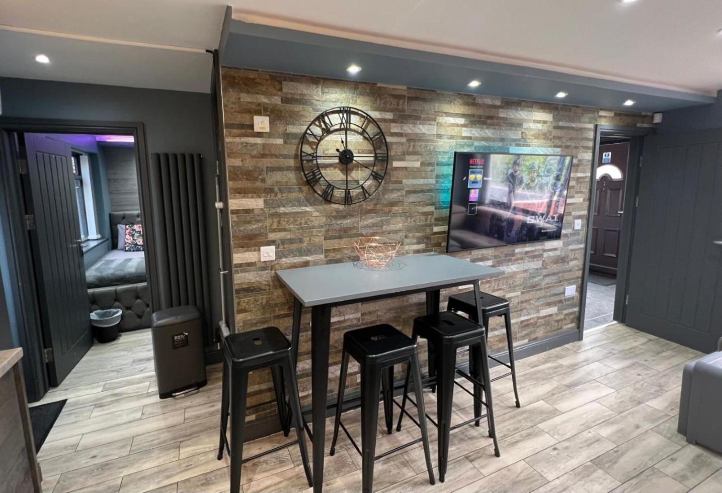 Modern Suites -5 Bedroom House- With Free Parking Birmingham City Экстерьер фото